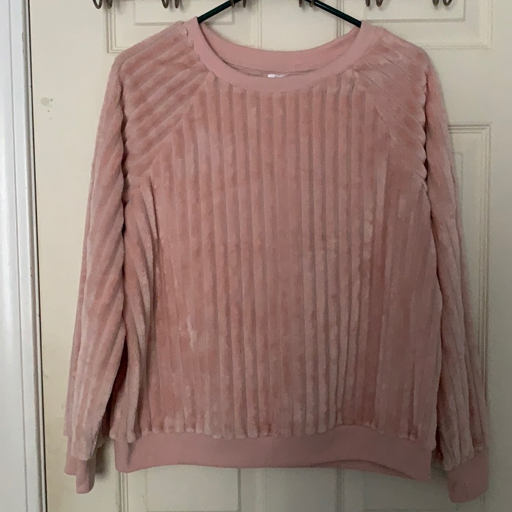 No Boundaries sweatshirt, size L/G (11-13), pink.